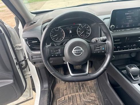 Used 2021 Nissan Rogue SV w/ Premium Package AWD/4WD image 14
