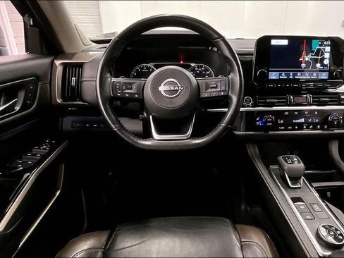 Used 2023 Nissan Pathfinder Platinum w/ Cargo Package AWD/4WD image 6