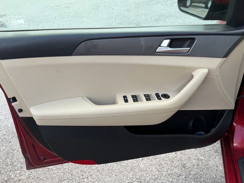 Used 2016 Hyundai Sonata SE FWD image 18
