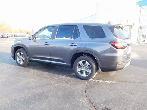 New 2025 Honda Pilot EX-L image 5