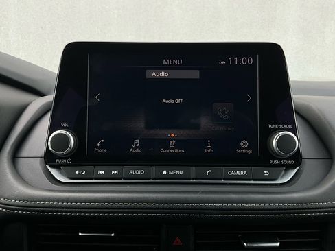 Used 2025 Nissan Rogue SV image 28