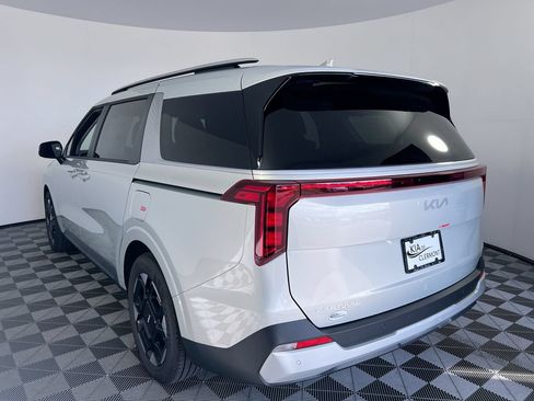 New 2026 Kia Carnival EX FWD image 6