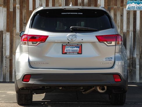 Used 2019 Toyota Highlander XLE AWD/4WD image 5