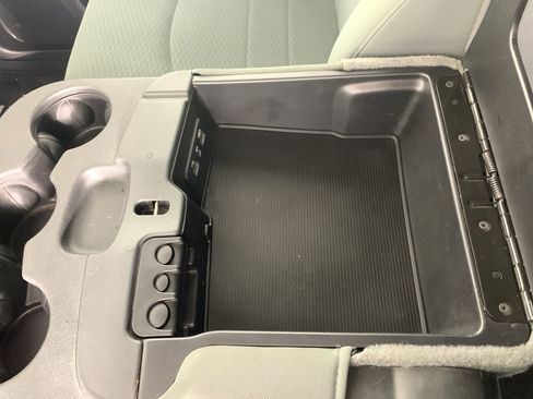 Used 2018 RAM 2500 SLT AWD/4WD image 26