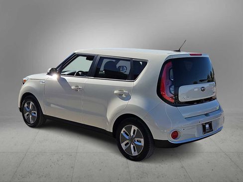 Used 2017 Kia Soul EV + image 6