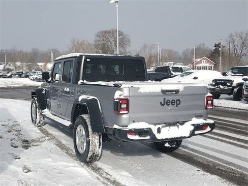 Used 2020 Jeep Gladiator Sport w/ Quick Order Package 24S image 3