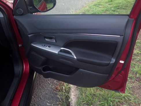 Used 2019 Mitsubishi Outlander Sport ES FWD image 37
