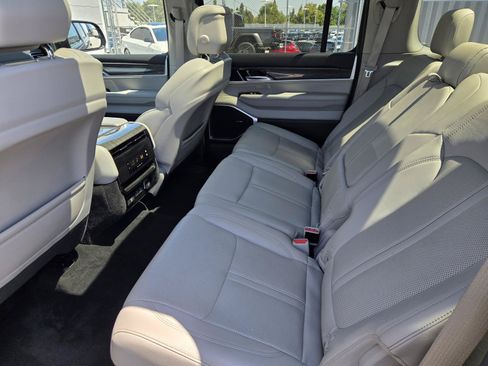 Certified 2022 Jeep Wagoneer Series II w/ Premium Group I RWD image 25