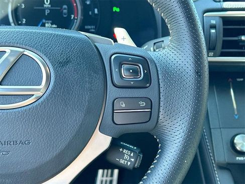 Used 2016 Lexus RC 200t image 17