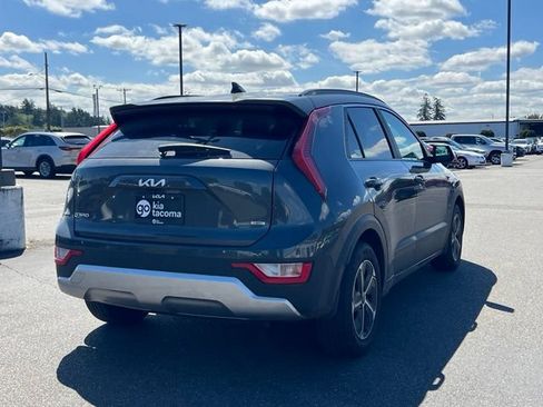 Certified 2024 Kia Niro EX FWD image 5