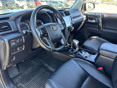Used 2024 Toyota 4Runner TRD Off-Road Premium w/ Moonroof Package AWD/4WD image 20