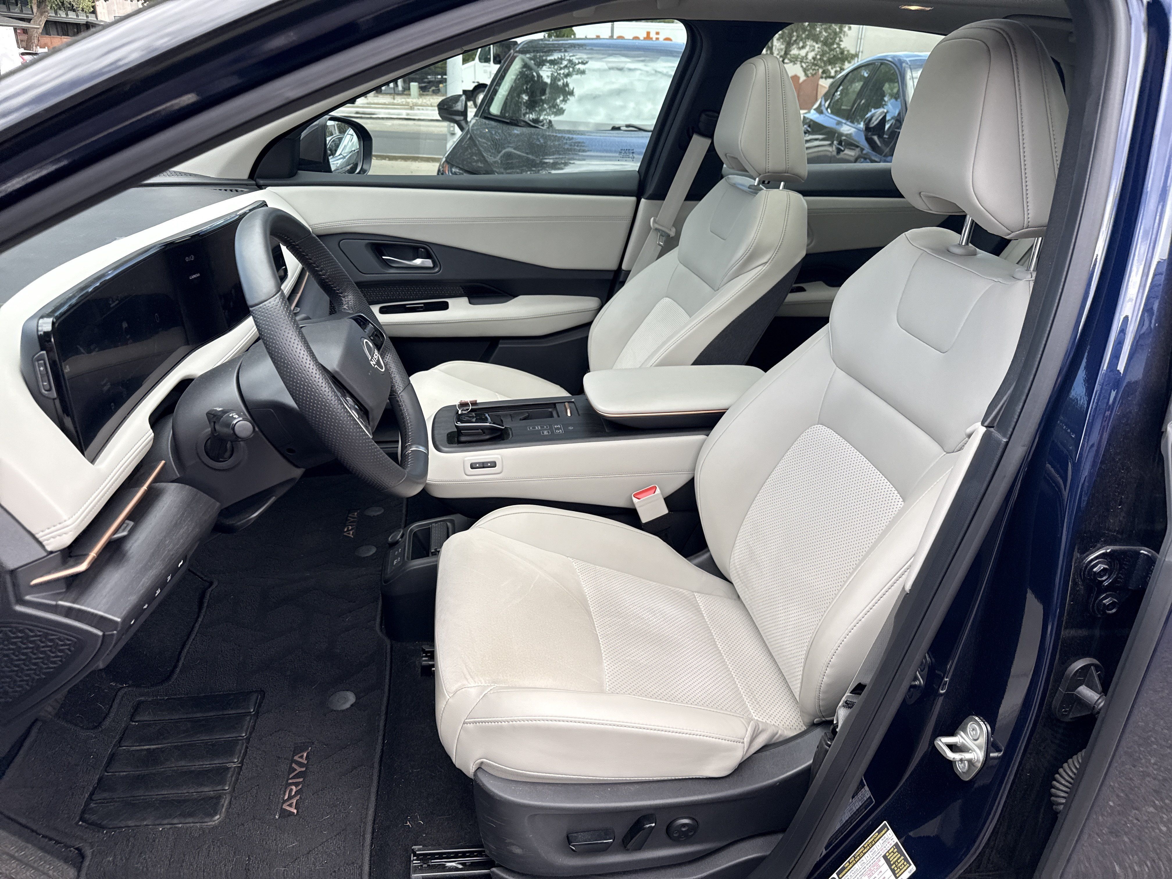 Used 2024 Nissan Ariya AWD image 15