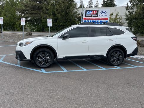 Used 2021 Subaru Outback Onyx Edition XT w/ Popular Package #2 AWD/4WD image 2
