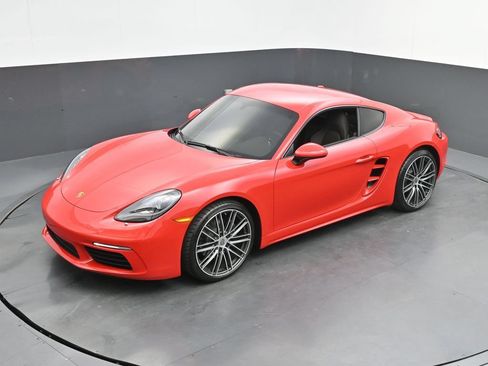 Certified 2025 Porsche 718 Cayman RWD image 24