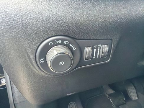 Used 2025 Jeep Compass Latitude w/ Altitude Special Edition AWD/4WD image 13