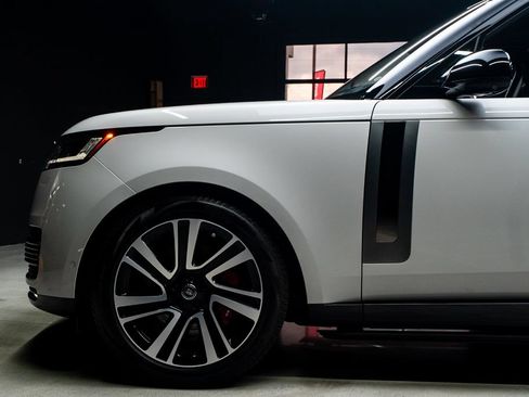 Used 2023 Land Rover Range Rover SV AWD/4WD image 25