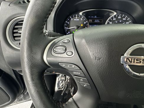 Used 2020 Nissan Pathfinder SL image 13