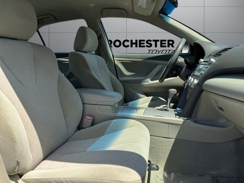 Used 2011 Toyota Camry LE w/ LE Extra-Value Pkg FWD image 17