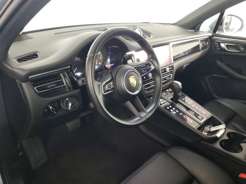 Used 2024 Porsche Macan AWD/4WD image 11