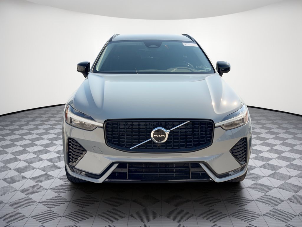 Certified 2024 Volvo XC60 B5 Plus AWD/4WD image 6