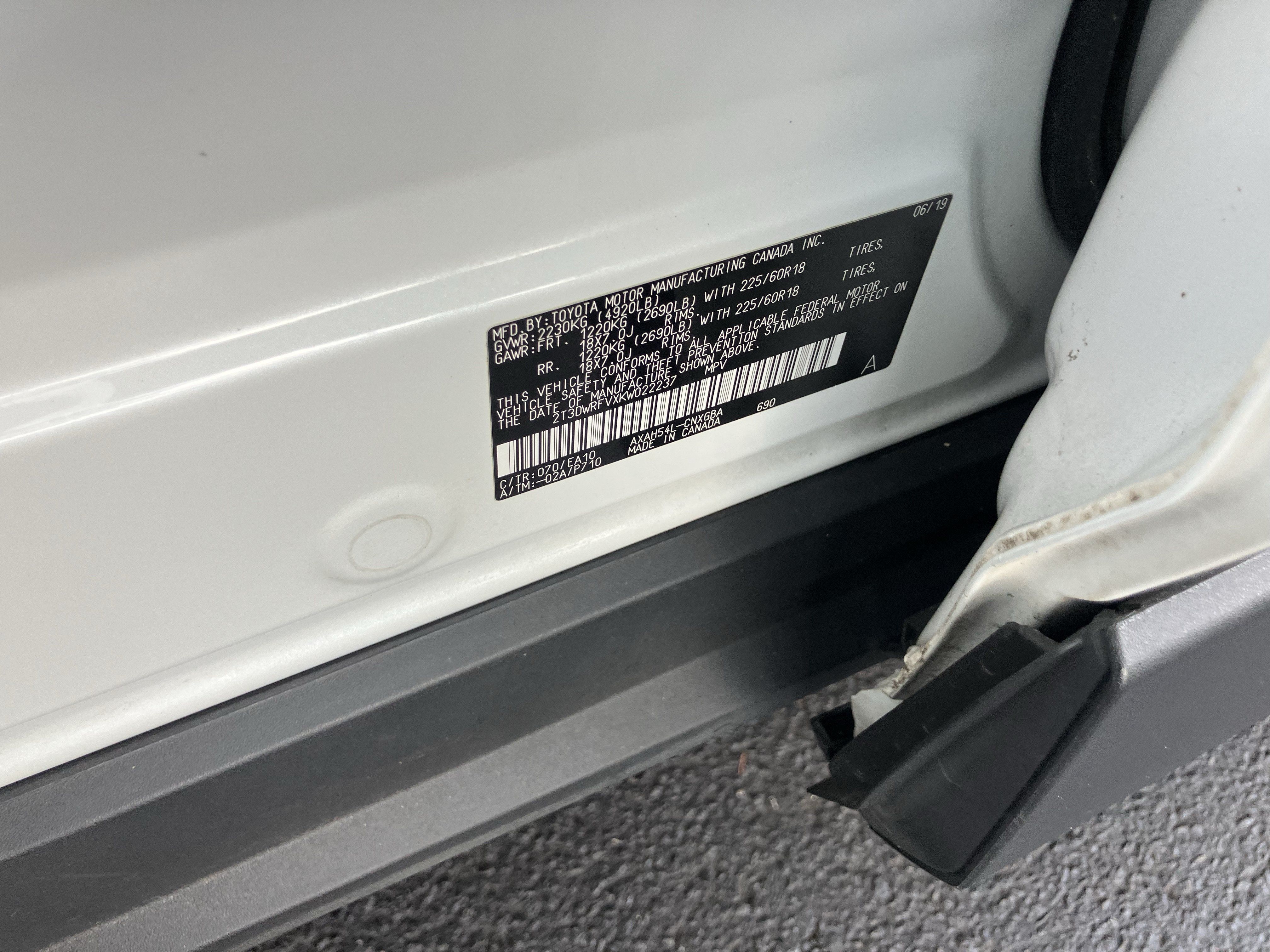 Used 2019 Toyota RAV4 Limited w/ Limited Grade Weather Package AWD/4WD image 29