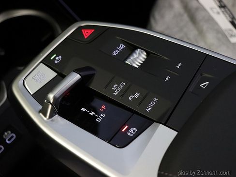 Used 2025 BMW X1 xDrive28i w/ Technology Package image 26