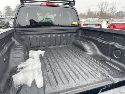 Certified 2023 Nissan Frontier SV w/ Midnight Edition Package image 11