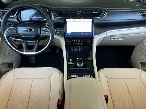 New 2025 Jeep Grand Cherokee L Limited w/ Luxury Tech Group II image 13