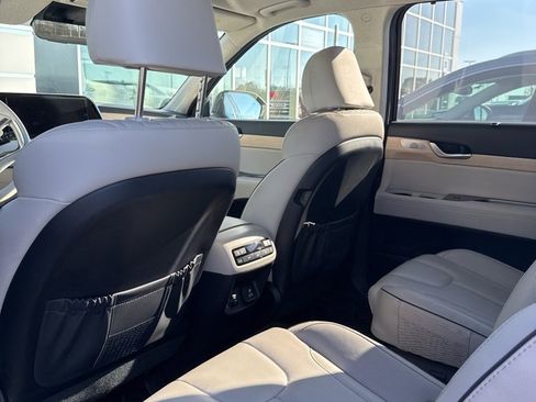 Used 2023 Hyundai Palisade Limited image 7