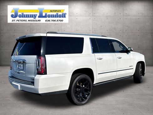Used 2020 GMC Yukon XL Denali w/ Denali Premium Package AWD/4WD image 2