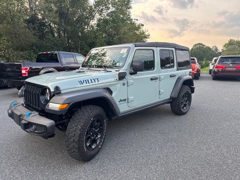 Used 2023 Jeep Wrangler Unlimited w/ Cold Weather Group AWD/4WD image 3