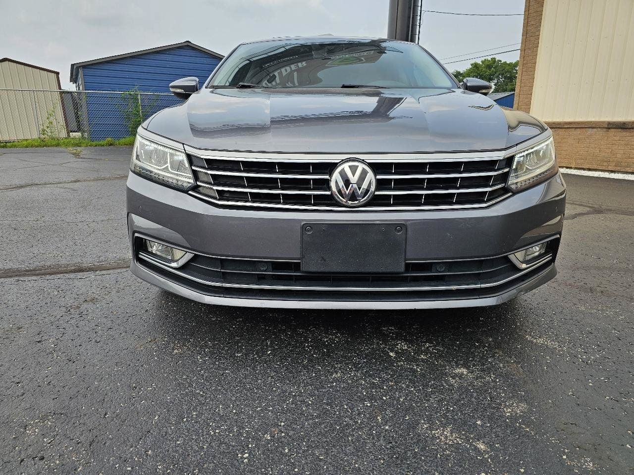 Used 2018 Volkswagen Passat 2.0T SE FWD image 18