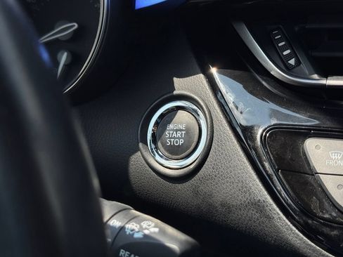 Used 2021 Toyota C-HR XLE FWD image 28