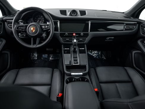 Certified 2026 Porsche Macan Turbo AWD/4WD image 13