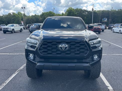 Used 2021 Toyota Tacoma TRD Off-Road w/ Technology Package AWD/4WD image 2