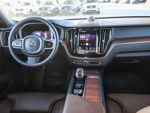 Used 2023 Volvo XC60 T8 Ultimate w/ Climate Package AWD/4WD image 23