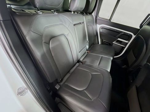 Used 2023 Land Rover Defender 110 SE AWD/4WD image 28