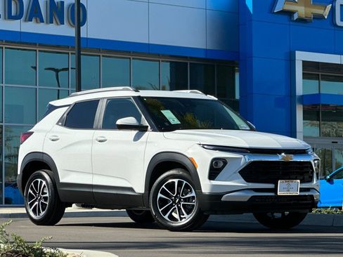 New 2026 Chevrolet TrailBlazer LT w/ LPO, Blackout Package AWD/4WD image 2