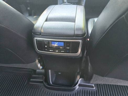 Used 2016 Toyota Highlander XLE AWD/4WD image 16