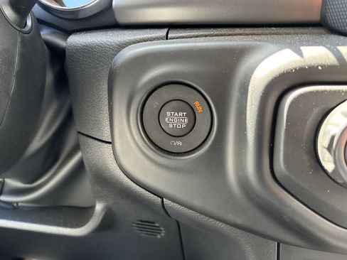 Used 2022 Jeep Wrangler Sport AWD/4WD image 21