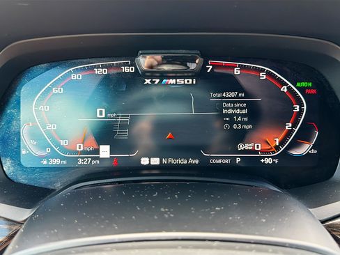Used 2021 BMW X7 M50i w/ Dynamic Handling Package AWD/4WD image 42