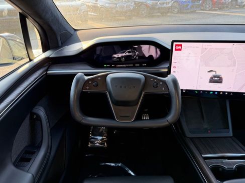 Used 2022 Tesla Model X image 29