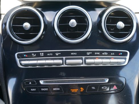 Used 2018 Mercedes-Benz C 300 4MATIC Sedan image 19