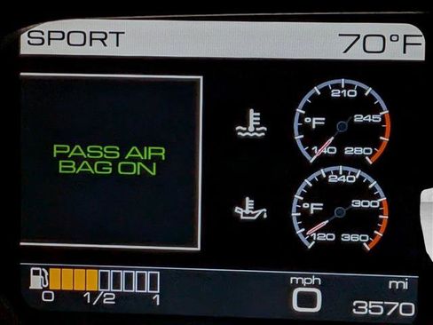 Used 2015 Ferrari California T image 9