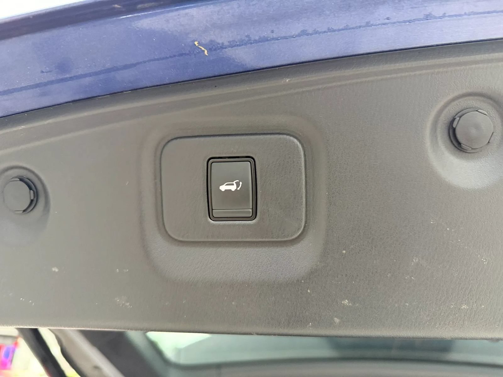 Used 2018 Nissan Pathfinder SL w/ Cargo Package FWD image 8