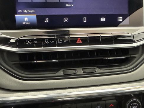 Used 2022 Jeep Compass Limited image 33