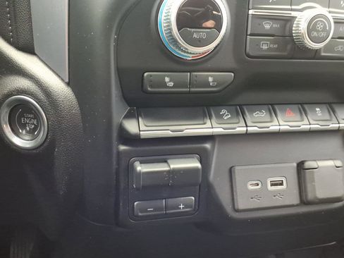 Used 2020 GMC Sierra 2500 SLE w/ SLE Value Package; image 17