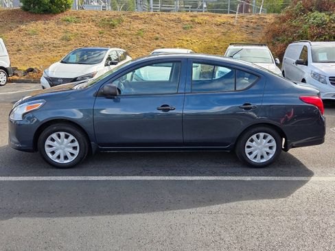 Used 2015 Nissan Versa S FWD image 4