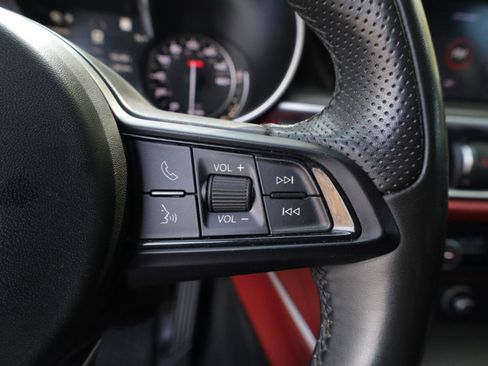 Used 2021 Alfa Romeo Stelvio Ti w/ Nero Edizione image 43