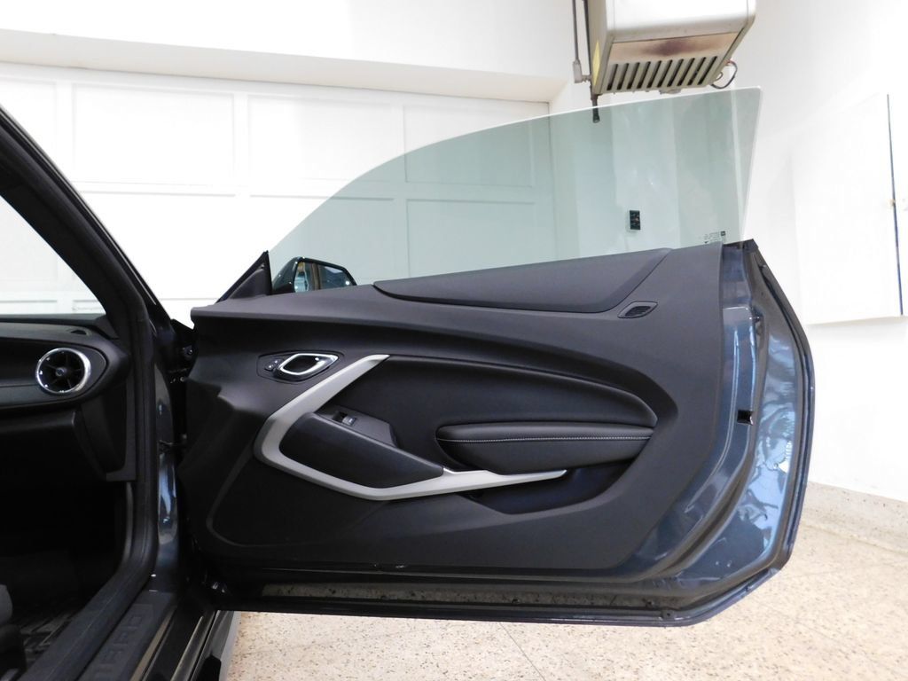 Used 2018 Chevrolet Camaro SS RWD image 66